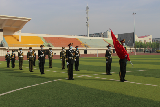 新疆理工學院“七一”升國旗儀式