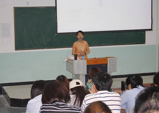 红柳大讲堂：刘云霞讲“课堂教学中过程性考核的意义及具体对策交流”
