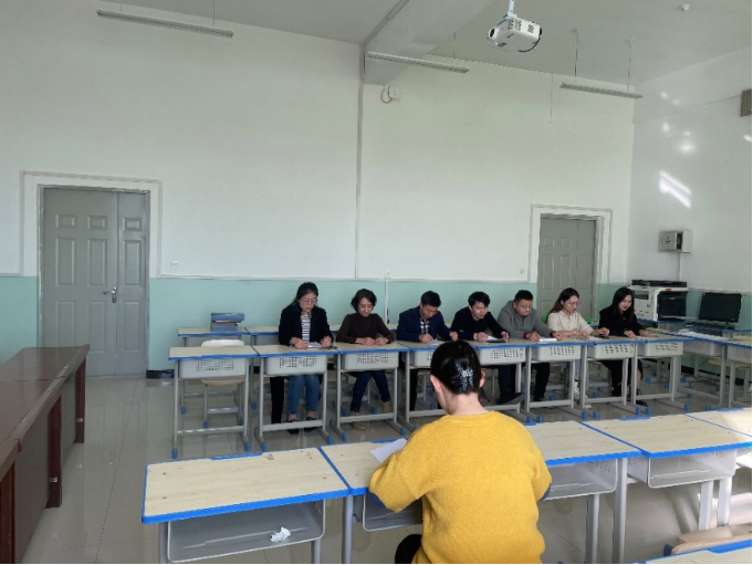 大学数学教研室开展“人人关心评估、人人参与评估”为主题的教研室活动