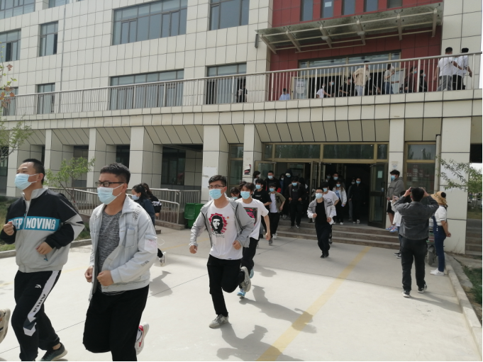 信息工程学院开展教学楼消防安全疏散演练