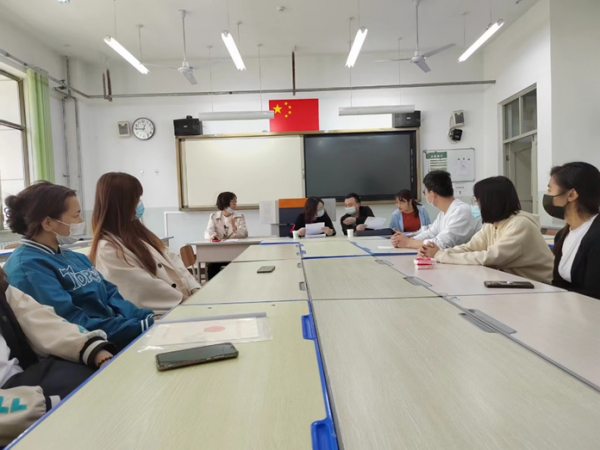 人文社会科学学院学工办举办专场招聘宣讲会