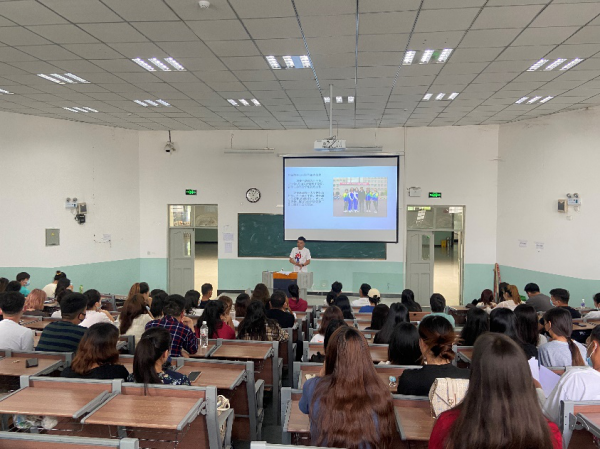 “规划人生，成就未来”——人文社会科学学院学工办举办就业指导专题讲座